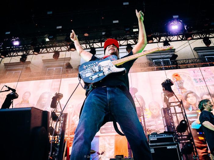 Tom Morello: 'Suonare con Bruce Springsteen è spossante" Tom Morello: 'Suonare con Bruce Springsteen è spossante"