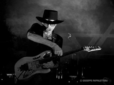 Steve Vai: ‘Ho pubblicato solamente il 5% del mio materiale’