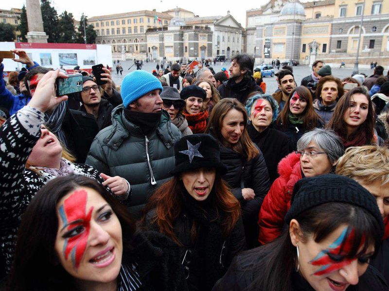 Flash Mob David Bowie - Roma