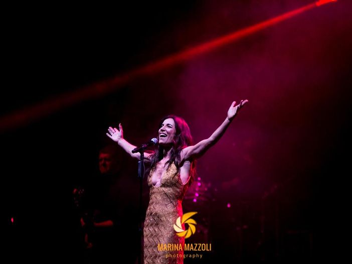 Sanremo 2017, Paola Turci al Festival con &#039;Fatti bella per te&#039;: &#039;Racconta la mia storia di oggi&#039; - VIDEOINTERVISTA