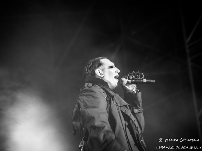 Il Comune non decide, Manson canterà Il Comune non decide, Manson canterà