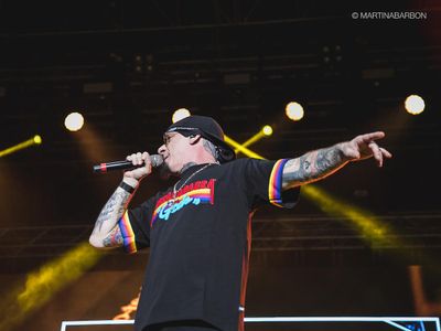 J-Ax su Twitter: &apos;Berlusconi mi ha copiato, lo denuncio&apos;