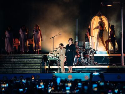 Aspettando Lana Del Rey: &apos;spiegato&apos; lo scivolone delle vendite UK