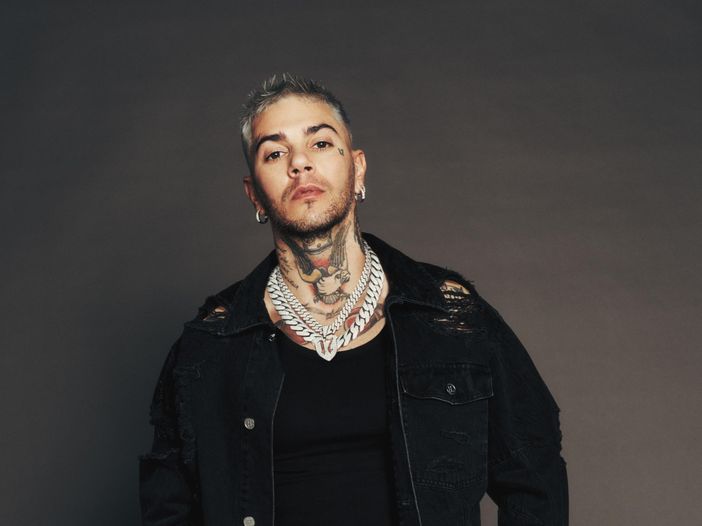 Emis Killa: "Demoni" e l'effetto "Cenere" che non c'è Emis Killa: "Demoni" e l'effetto "Cenere" che non c'è
