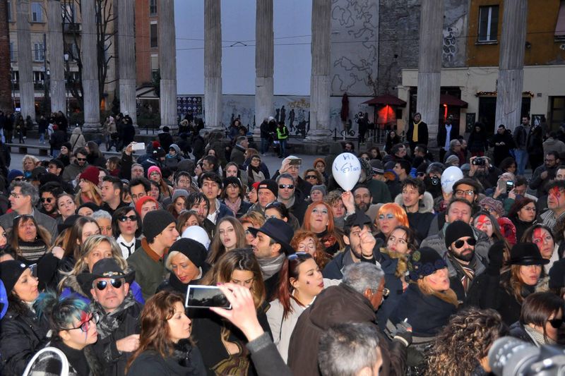 FlashMob alle Colonne di San Lorenzo a Milano il 17 gennaio
