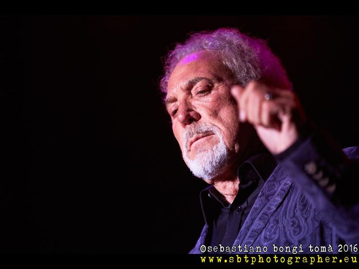 Tom Jones, tutti i duetti del suo all-star album