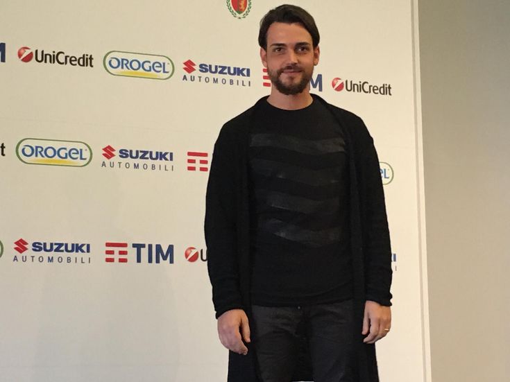 Valerio Scanu dopo il talent: &apos;Gettato via dalla mia etichetta&apos;