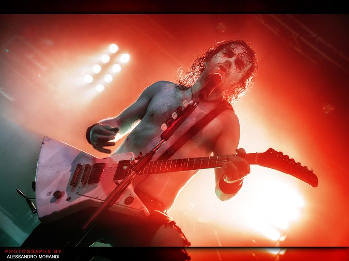 https://images.rockol.it/l5byQGUBdUeNZI8uJ1rad78W6iA=/700x0/smart/rockol-img/img/foto/upload/4-airbourne.jpg
