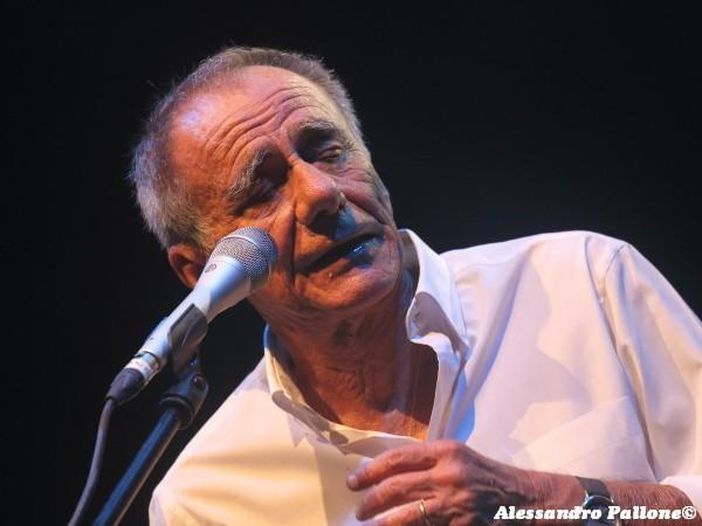 Roberto Vecchioni, canzoni di padri e di figli