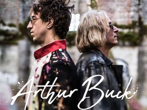 In rete un brano inedito di Peter Buck: ascoltalo qui