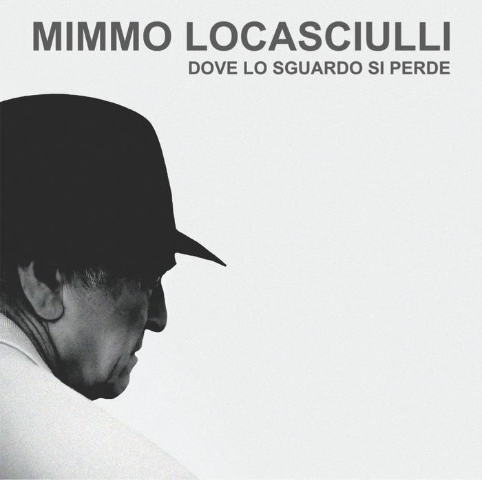 https://images.rockol.it/lQ-VfRRfiw_QKGV_gHYnxd-GPyI=/700x0/smart/rockol-img/img/foto/upload/cover-album-dove-lo-sguardo-si-perde-b.jpg