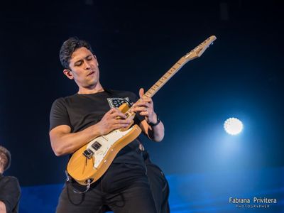 Simon dei Blue tenta di cuccare ma gli va male