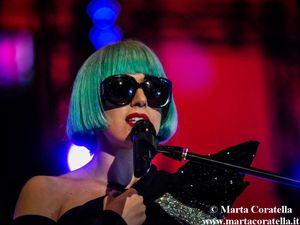 Isola sperduta tenta Lady Gaga: &apos;Vieni e saremo tutti al tuo concerto&apos;
