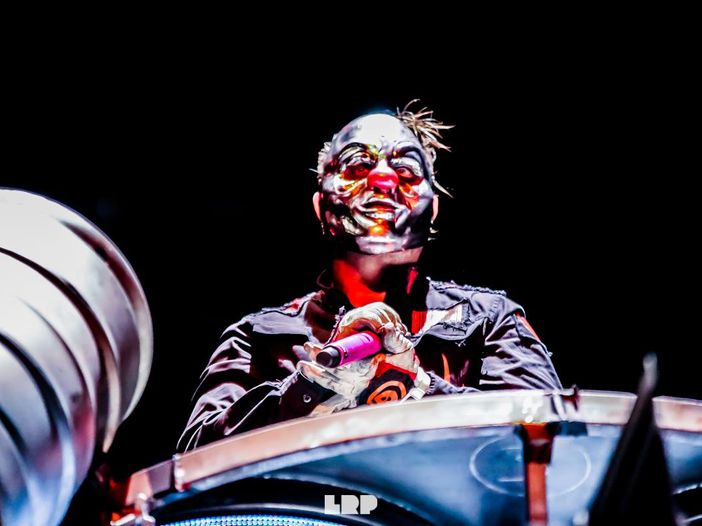 Slipknot, all’asta come NFT un video logo con insetti che escono dalla bocca di Shawn Crahan Slipknot, all’asta come NFT un video logo con insetti che escono dalla bocca di Shawn Crahan