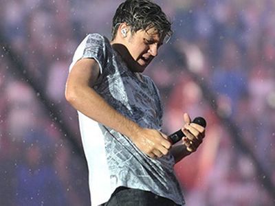 Gli One Direction &apos;buttano via milioni&apos;