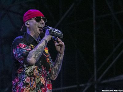 Articolo 31, una bomba sulla BMG in attesa del tour