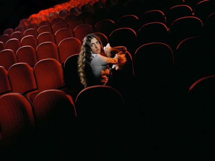 La musica di Joan Thiele è un film sospeso nel tempo La musica di Joan Thiele è un film sospeso nel tempo