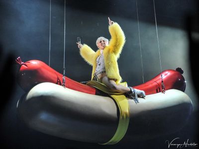 Myley Cirus con Wal-Mart