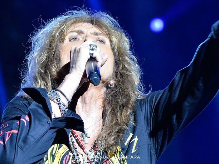 Scivola sul vomito a un concerto dei Whitesnake, donna denuncia il Comune Scivola sul vomito a un concerto dei Whitesnake, donna denuncia il Comune