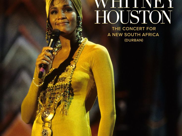 Stevie Wonder e Aretha Franklin cantano al funerale di Whitney Houston