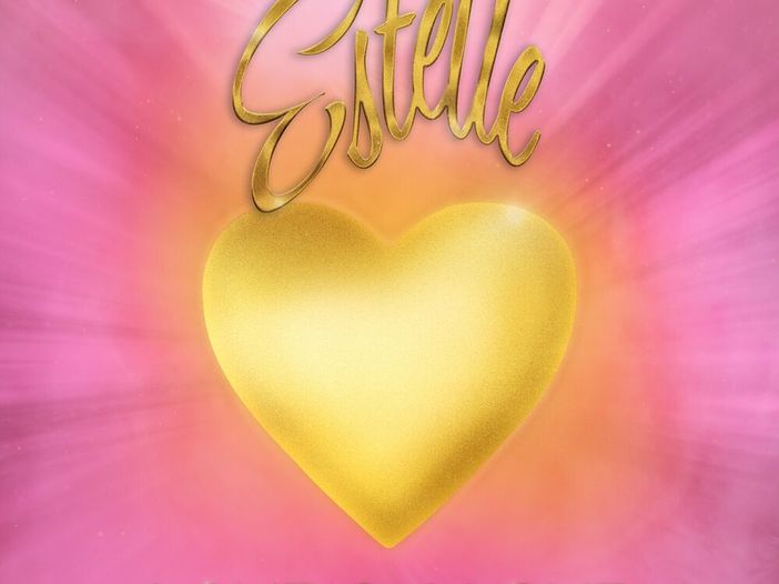 Anche Estelle a Glastonbury, la rapper inglese amata da John Legend Anche Estelle a Glastonbury, la rapper inglese amata da John Legend