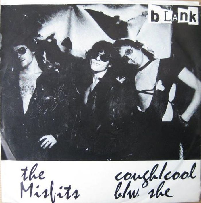https://images.rockol.it/muac0sY0bo_6xJIaJzie_jVqvZs=/700x0/smart/rockol-img/img/foto/upload/misfits-coughcool-b-w-she.jpeg