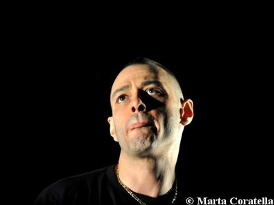 Fabri Fibra a sei zeri