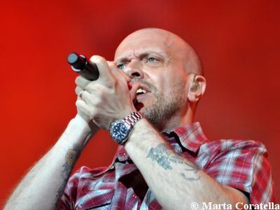 Sfida del secchio: Max Pezzali, Nek, Mannoia, Morandi, Arisa - GUARDA 