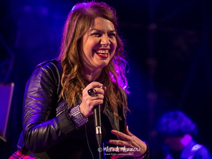 Cristina D&#039;Avena, scatto sexy manda in delirio i fan: &#039;Da far venire un&#039;erezione a Lady Oscar&#039;. E impazza l&#039;hashtag &#039;#Puffale&#039; - FOTO