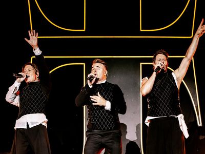 Classifiche UK, con 439.000 copie vince &apos;X Factor&apos;. &apos;Michael&apos; di Jackson quarto
