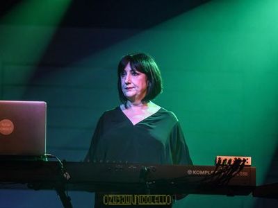 Finalmente una data per l’album di ex New Order, Smiths e Stone Roses