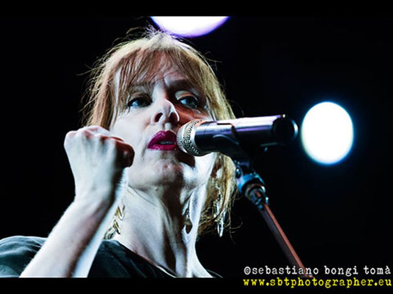 16 luglio 2014 - Pistoia Blues Festival - Piazza del Duomo - Pistoia - Suzanne Vega in concerto 16 luglio 2014 - Pistoia Blues Festival - Piazza del Duomo - Pistoia - Suzanne Vega in concerto