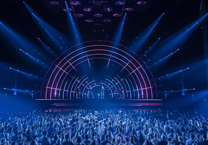 https://images.rockol.it/no96Yy4rd_D2F2jyUXSINVZ_EPU=/700x0/smart/rockol-img/img/foto/upload/gimme-gimme-gimme-abba-voyage-photo-by-johan-persson.jpg