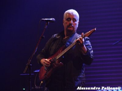 Pino Daniele: &apos;La musica non si riduca a marketing e suonerie per cellulari&apos;