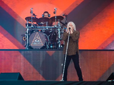 I Def Leppard incontrano il  black metal