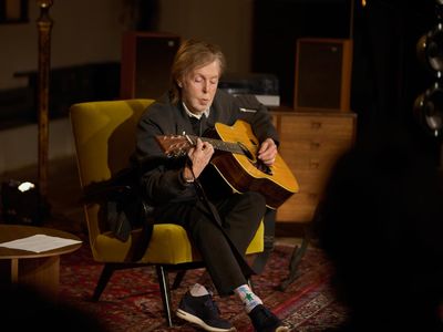 Paul McCartney al lavoro su una pièce teatrale