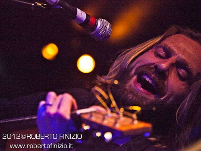 A marzo l&rsquo;album d&rsquo;esordio dei Grey, prodotto da Giulio Casale (Estra)