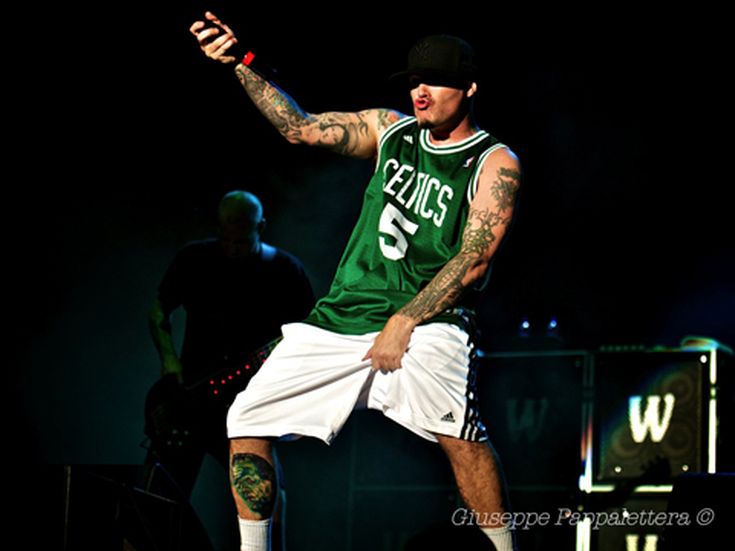 E'  'Limp remizkit' il nuovo disco della band dei Limp Bizkit 