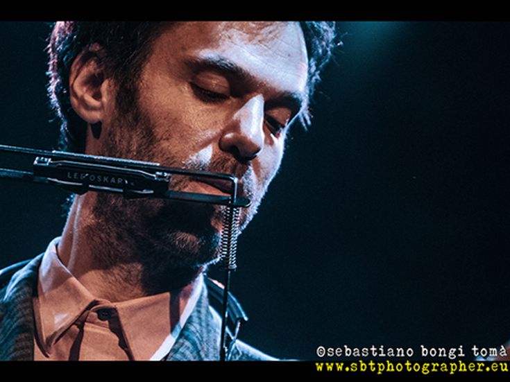 Piers Faccini: &apos;Faccio musica sospesa tra il mare e il deserto&apos;