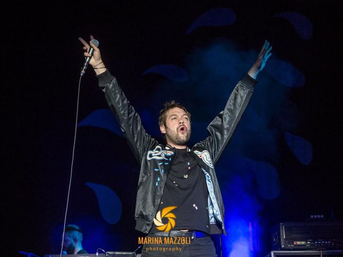 Tom Meighan (Kasabian) in tribunale, è accusato di aggressione Tom Meighan (Kasabian) in tribunale, è accusato di aggressione