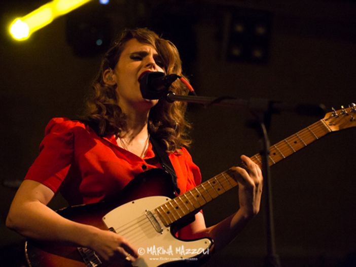 Anna Calvi, ascolta l&#039;inedito scritto per la quinta stagione di Peaky Blinders