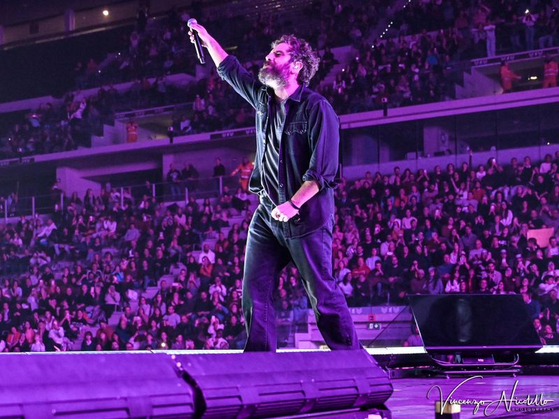 6 dicembre 2023 - PalaAlpitour - Torino - Tommaso Paradiso in concerto 6 dicembre 2023 - PalaAlpitour - Torino - Tommaso Paradiso in concerto