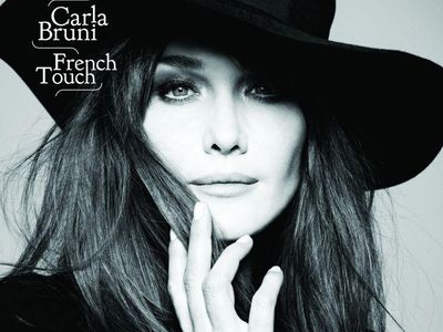 Dentes crea un'etichetta con la francese Naive: l'esordio con Carla Bruni