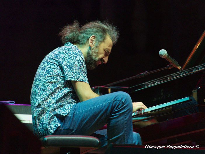 Stefano Bollani - la recensione di &quot;Que Bom&quot;