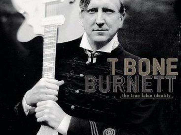 T Bone Burnett: &apos;Internet? I musicisti ne stiano alla larga&apos;