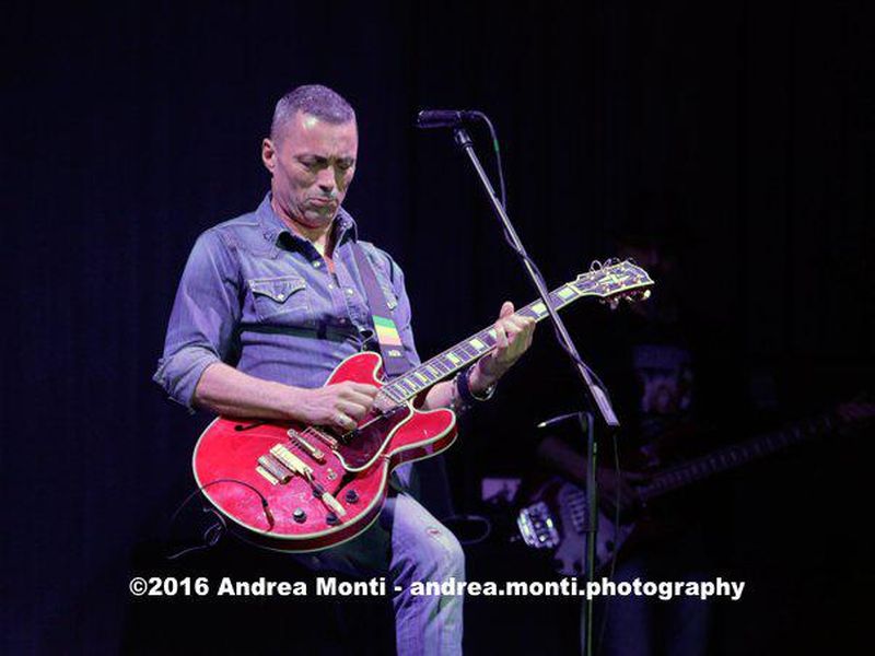 31 marzo 2016 - Cinema Teatro Massimo - Pescara - Alex Britti in concerto