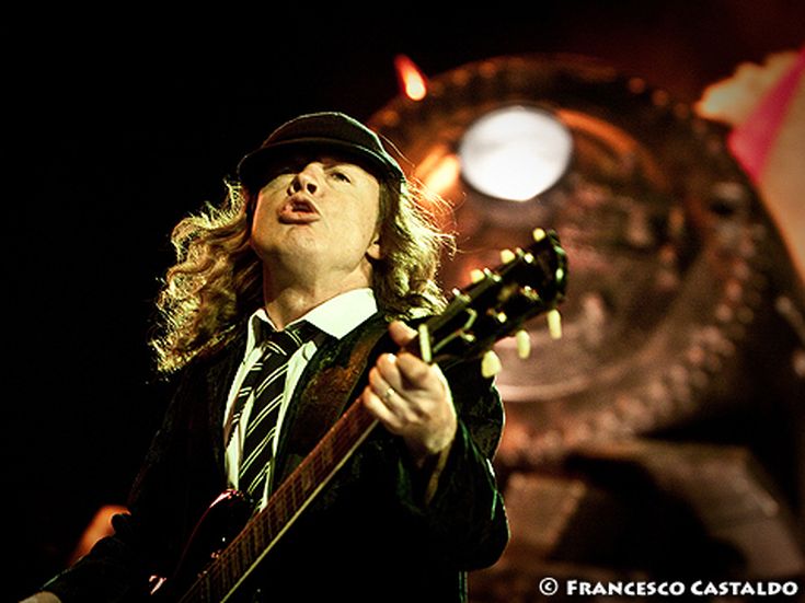 AC/DC, Angus Young: 'Phil Rudd si è messo nei guai: troveremo un sostituto'