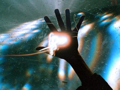 THE SKY, THE EARTH &amp; ALL BETWEEN Architects