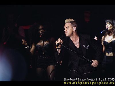  Top 30 dei morti, ancora bene &apos;Angels&apos; di Robbie Williams ai funerali