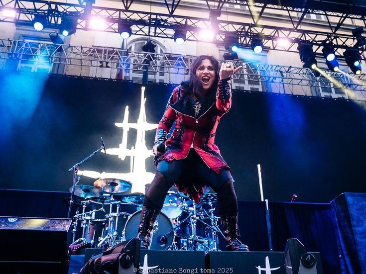 Pirateria musicale: nei guai oltre 3000 fan dei Lacuna Coil
